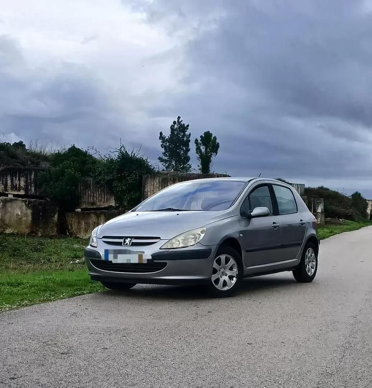Preto Usado 2002 Peugeot 307 Premium | € 2.500 (Preço justo) - Imagem 1/4