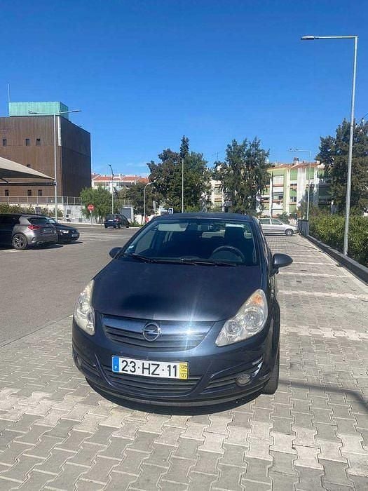 Usado 2009 Opel Corsa Sedan | € 4.500 (Preço justo) - Imagem 1/4