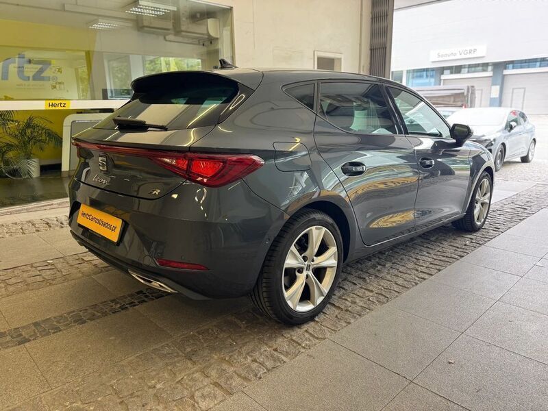 Usado Seat Leon Style 110 HP (80 kW) 2023 Cinza