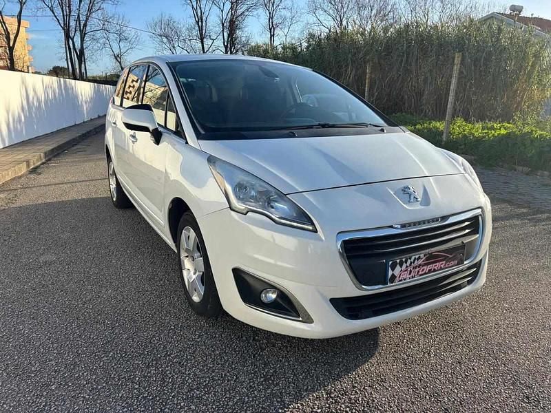 Usado Peugeot 5008 Allure 115 HP (84 kW) 2014 Branco Monovolume