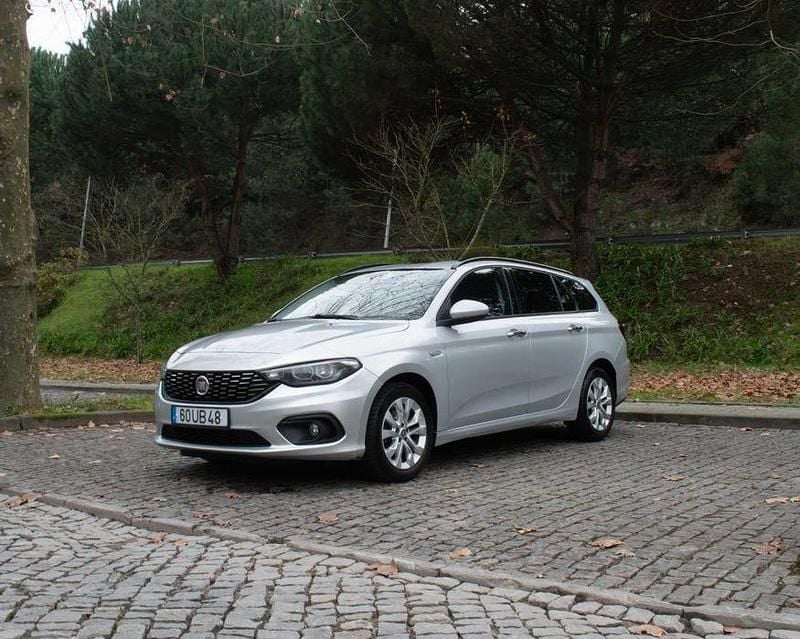 Usado 2017 Fiat Tipo Sedan | € 6.500 (Preço elevado) - Imagem 1/4
