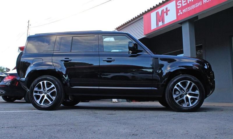 Usado Land Rover Defender 300 HP (220 kW) 2025 Preto SUV