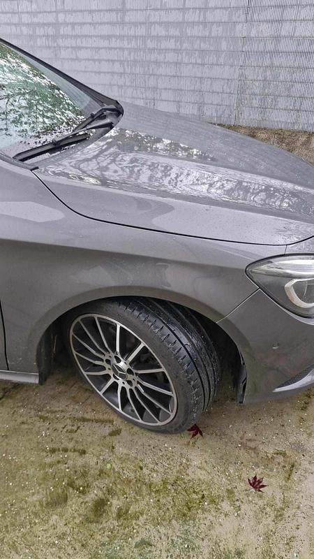 Usado Mercedes CLA200 Shooting Brake 136 HP (100 kW) 2016 Cinzento Carrinha