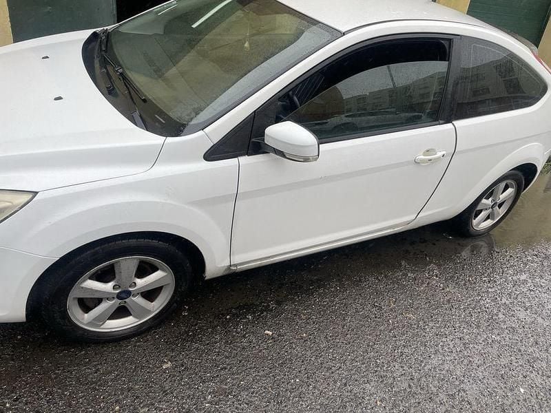 Usado Ford Focus Trend 90 HP (66 kW) 2010