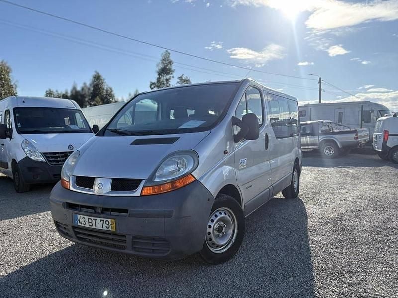 Usado Nissan Primastar 101 HP (74 kW) 2006 Cinzento Monovolume