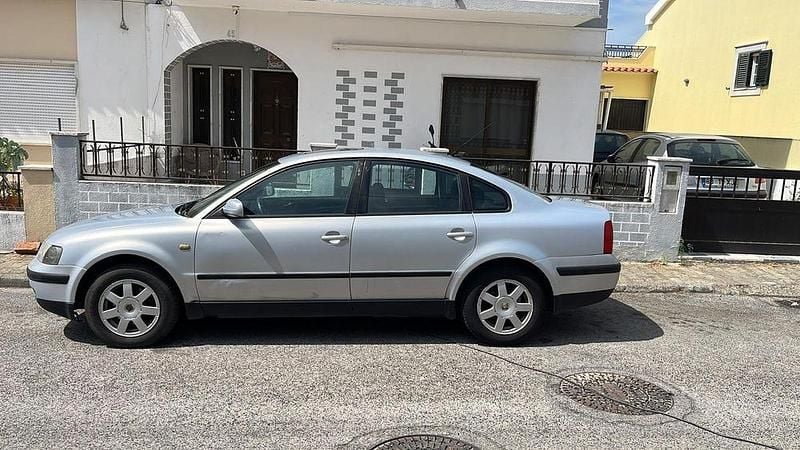 Usado 1998 VW Passat Sedan | € 1.500 (Bom preço) - Imagem 1/4