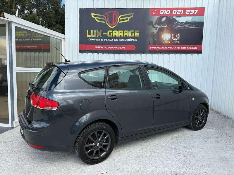 Usado Seat Altea 105 HP (77 kW) 2011 Preto