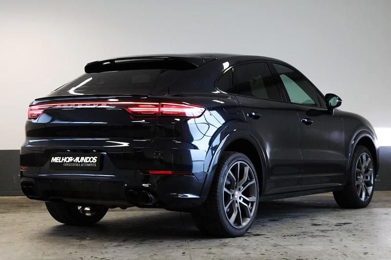 Usado Porsche Cayenne 340 HP (250 kW) 2022 Preto SUV