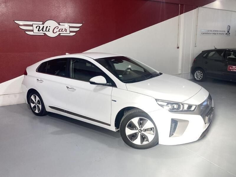 Branco Usado 2019 Hyundai Ioniq Sedan | € 17.489 (Preço justo) - Imagem 1/4