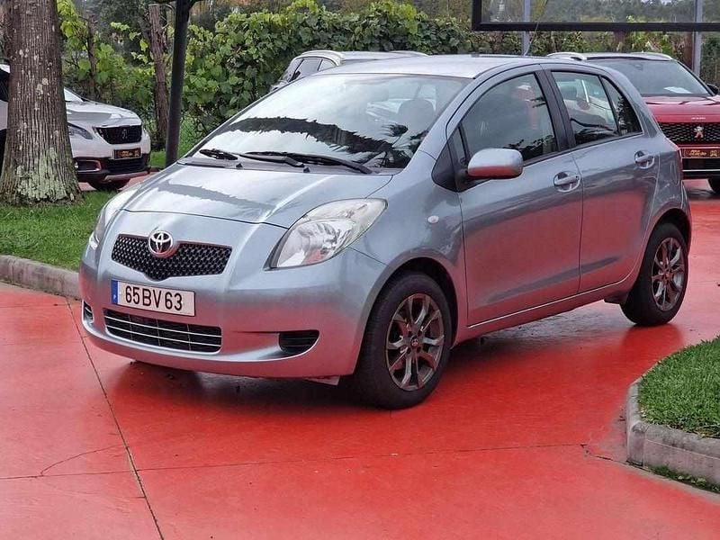 Cinzento Usado 2006 Toyota Yaris | € 6.900 (Preço elevado) - Imagem 1/4
