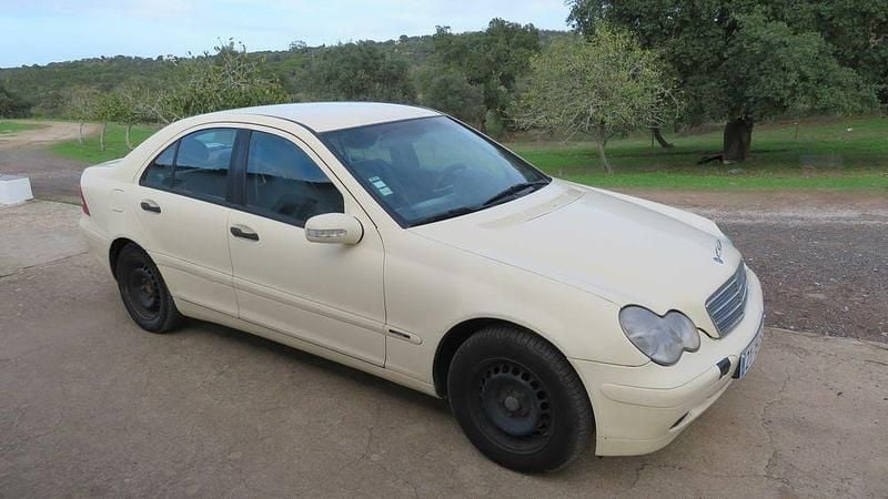 Usado 2001 Mercedes C200 Sedan | € 3.750 (Bom preço) - Imagem 1/4