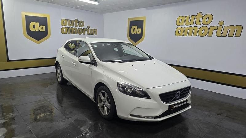 Usado Volvo V40 Momentum 120 HP (88 kW) 2016 Branco