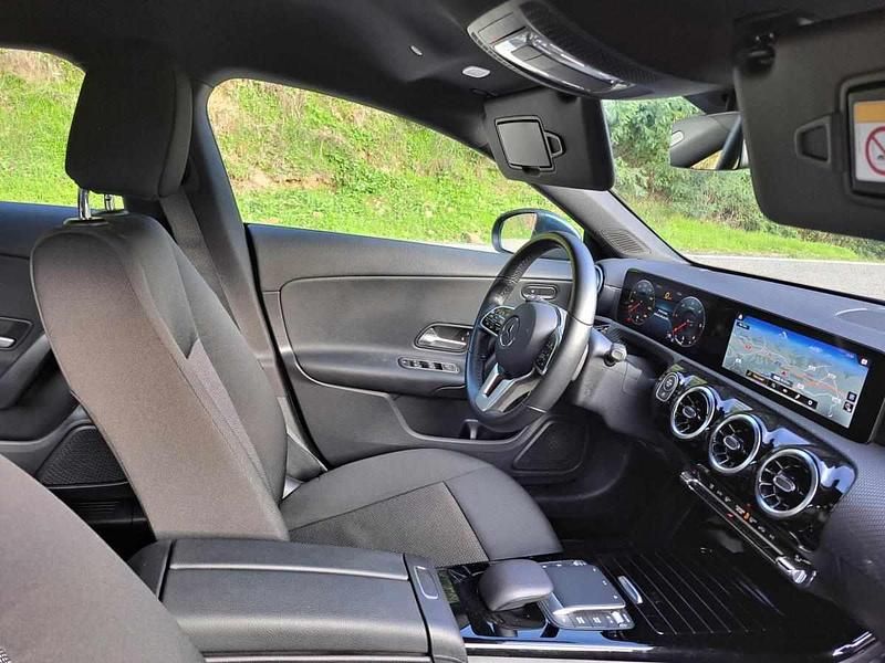 Usado Mercedes CLA200 150 HP (110 kW) 2021 Azul