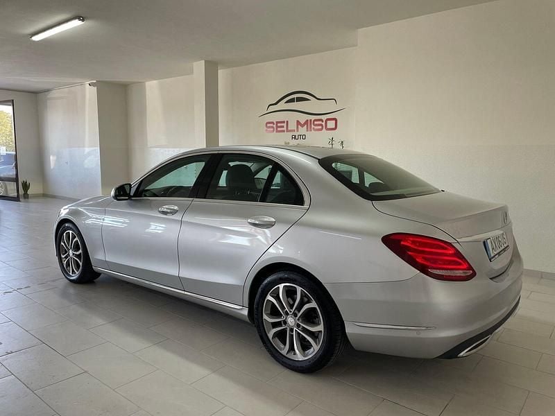 Usado Mercedes C180 Avantgarde 116 HP (85 kW) 2015 Cinza Sedan