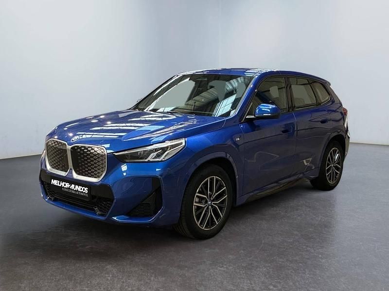 Azul Usado 2024 BMW iX SUV | € 41.500 - Imagem 1/4