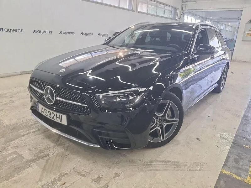 Preto Usado 2022 Mercedes E300 AMG line Carrinha | € 43.900 - Imagem 1/3