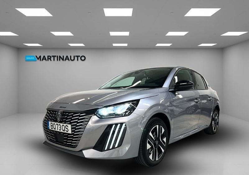Cinza Usado 2025 Peugeot e-208 Allure Citadino | € 29.900 - Imagem 1/4