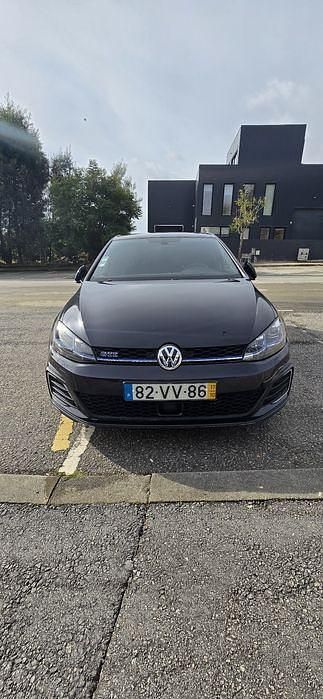 Usado 2017 VW Golf VII GTE Sedan | € 18.000 (Bom preço) - Imagem 1/4