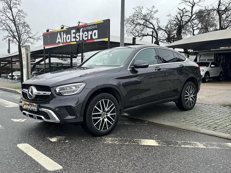 Usado Mercedes GLC300e 306 HP (225 kW) 2021 Cinzento Coupé
