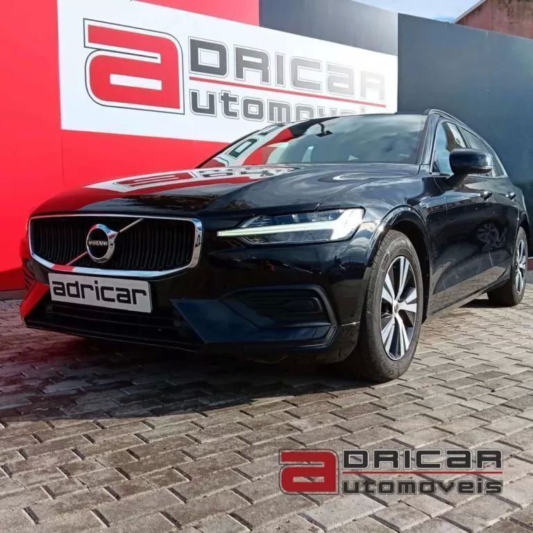 Preto Usado 2019 Volvo V60 Momentum Carrinha | € 22.900 (Preço justo) - Imagem 1/4