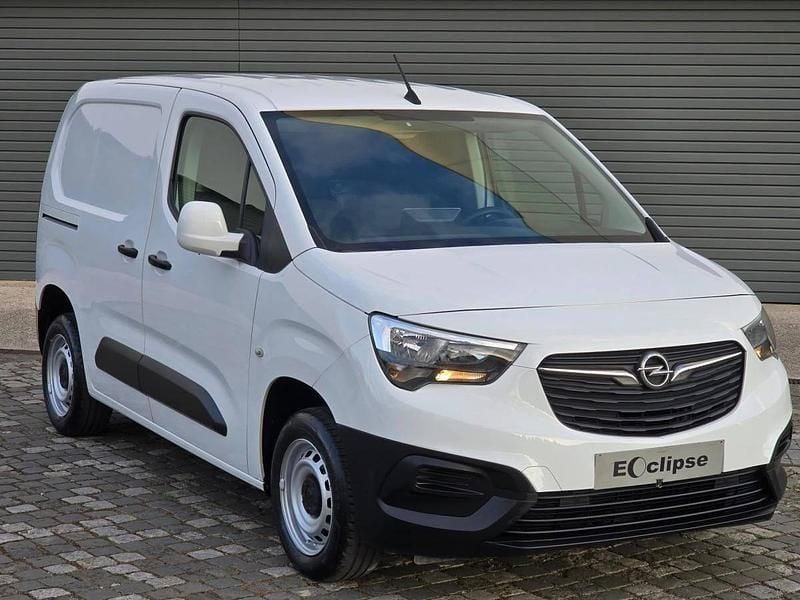 Branco Usado 2020 Opel Combo Monovolume | € 14.800 (Caro) - Imagem 1/4