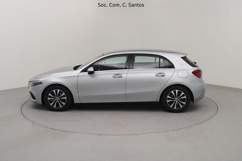 Usado Mercedes A180 Advanced 116 HP (85 kW) 2025 Cinza Sedan