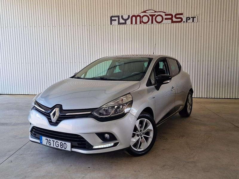 Cinzento Usado 2017 Renault Clio IV | € 12.900 (Preço elevado) - Imagem 1/4