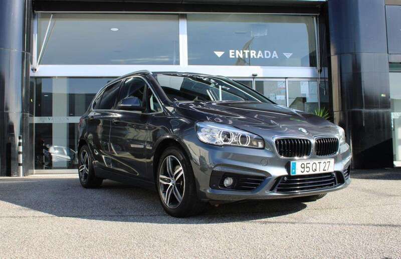 Cinzento Usado 2016 BMW 216 Active Tourer Sport Line Monovolume | € 17.900 (Preço justo) - Imagem 1/4