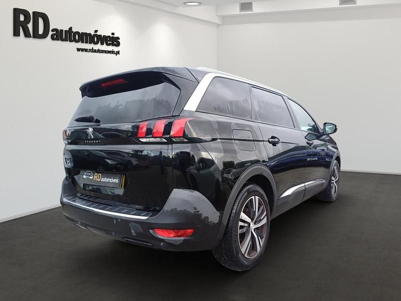 Usado Peugeot 5008 130 HP (95 kW) 2018 Preto SUV