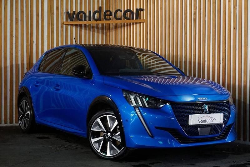 Azul Usado 2020 Peugeot e-208 GT-line Citadino | € 16.990 (Preço justo) - Imagem 1/4