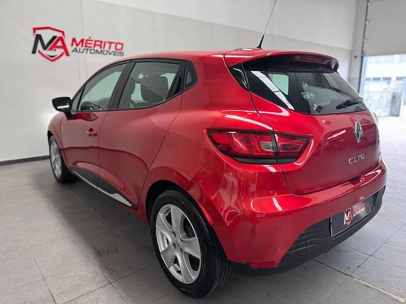 Usado Renault Clio IV 90 HP (66 kW) 2015 Vermelho