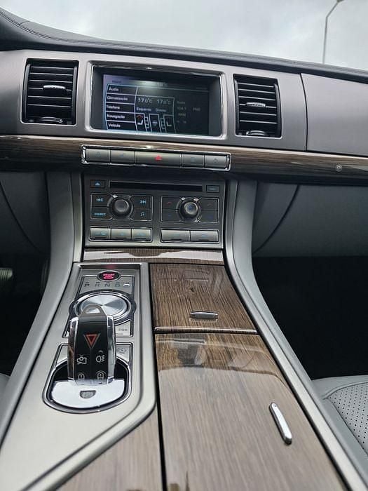 Usado 2008 Jaguar XF Premium Luxury Sedan | € 8.900 - Imagem 1/4