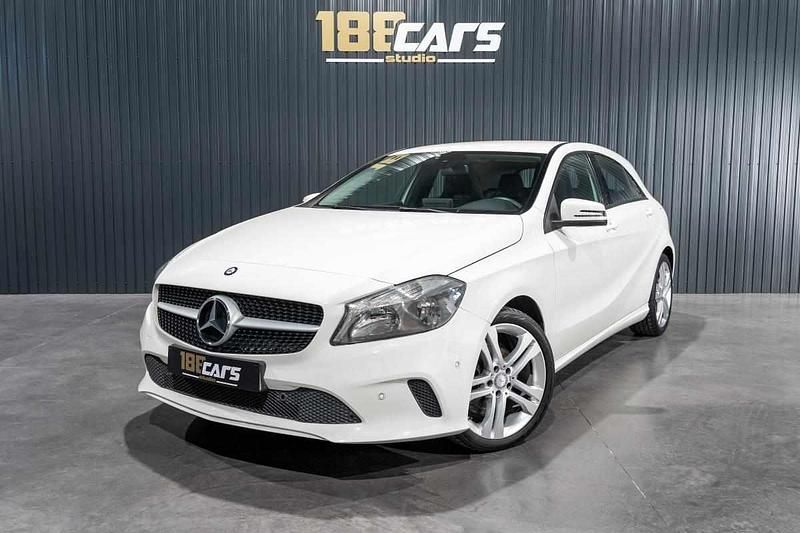 Branco Usado 2016 Mercedes A160 Citadino | € 14.750 (Preço justo) - Imagem 1/4