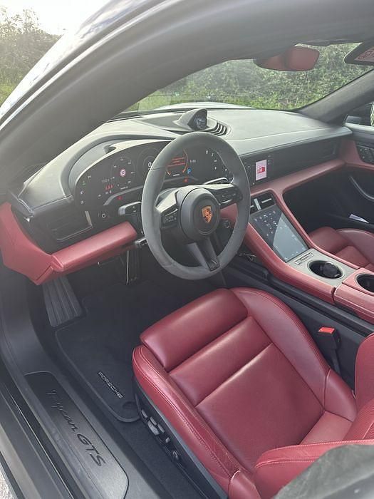 Usado Porsche Taycan 300 kW (408 HP) 2022