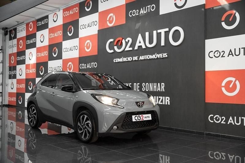 Cinzento Usado 2024 Toyota Aygo Citadino | € 20.900 (Caro) - Imagem 1/4