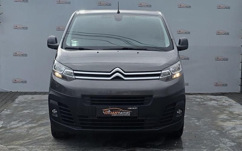Cinzento Usado 2019 Citroën Jumpy Monovolume | € 18.990 (Preço justo) - Imagem 1/4