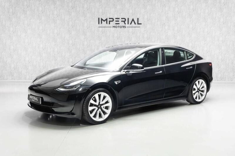 Branco Usado 2019 Tesla Model 3 Sedan | € 23.450 (Preço justo) - Imagem 1/4