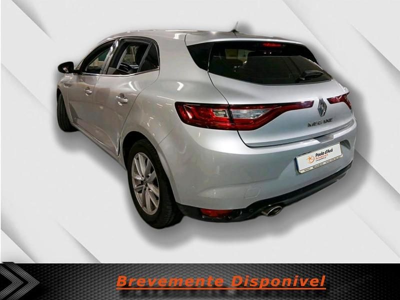 Usado Renault Mégane IV 110 HP (80 kW) 2018 Cinzento