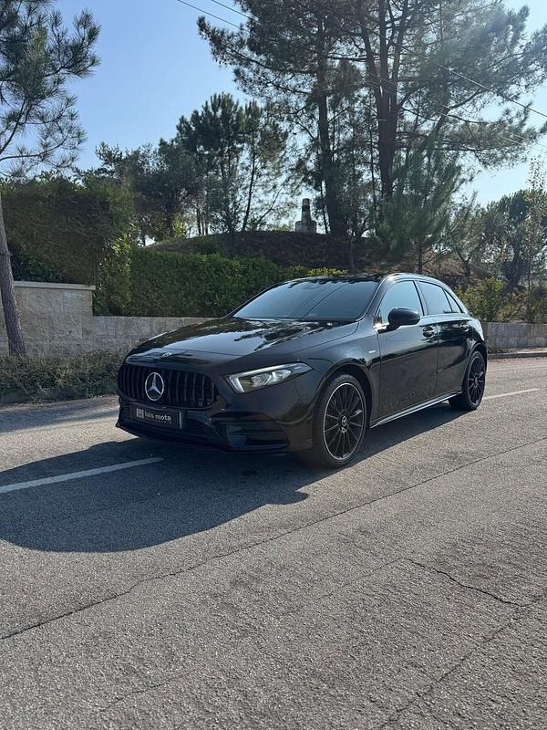Preto Usado 2022 Mercedes A250 AMG line | € 31.400 (Preço justo) - Imagem 1/4