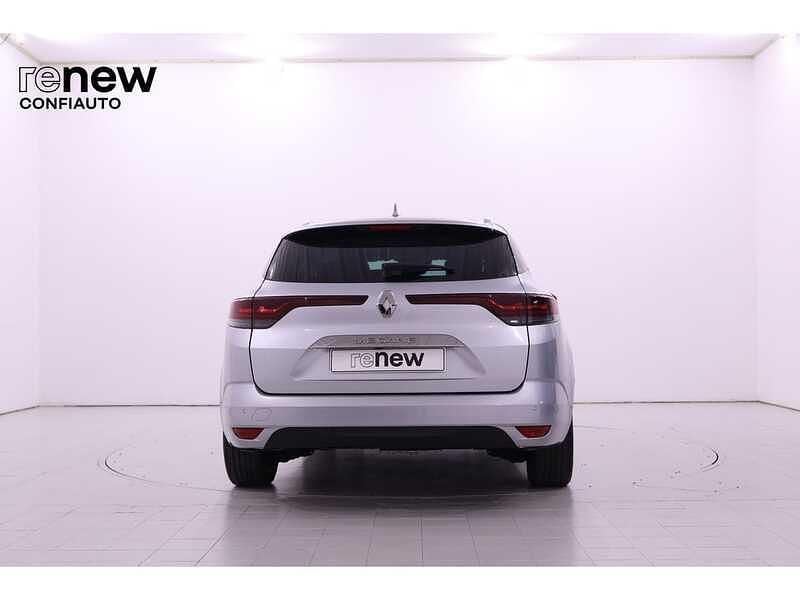 Usado Renault Mégane IV 115 HP (84 kW) 2022 Cinzento Carrinha