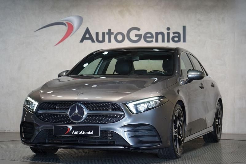 Cinza Usado 2021 Mercedes A180 AMG line Citadino | € 28.990 (Caro) - Imagem 1/4