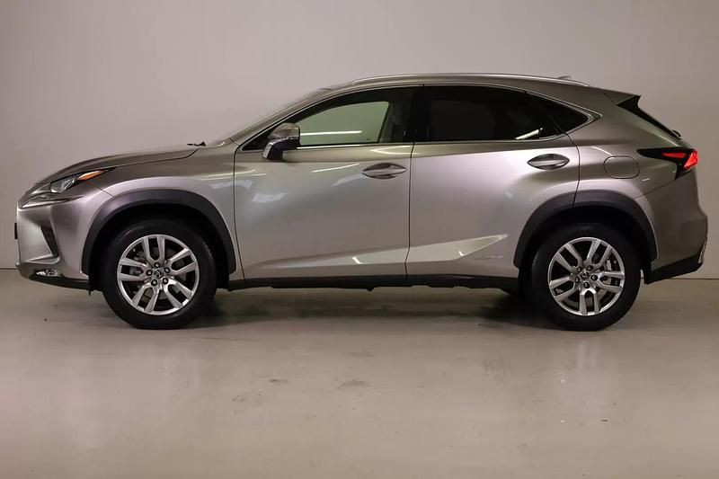 Usado Lexus NX300h Executive Line 197 HP (144 kW) 2018 Cinza SUV