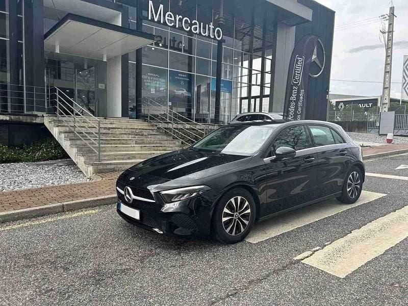 Preto Usado 2025 Mercedes 200 | € 31.900 (Preço justo) - Imagem 1/4