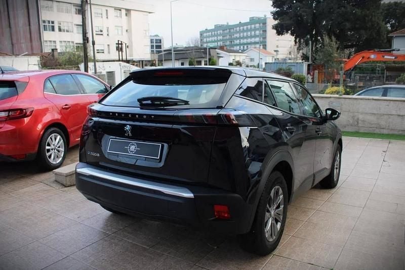 Usado Peugeot e-2008 Active 100 kW (136 HP) 2020 Preto SUV