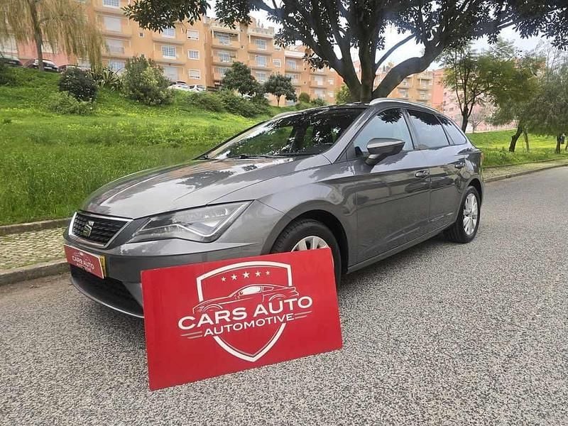 Usado Seat Leon Style 115 HP (84 kW) 2017 Cinza