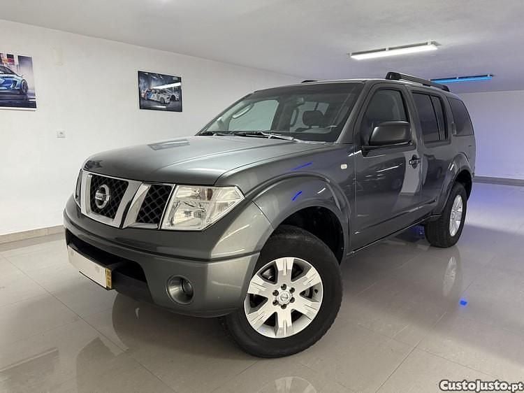 Cinza Usado 2005 Nissan Pathfinder SUV | € 16.850 - Imagem 1/1
