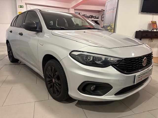 Usado Fiat Tipo 95 HP (69 kW) 2020 Cinzento