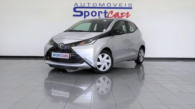 Cinzento Usado 2016 Toyota Aygo Citadino | € 10.750 (Preço justo) - Imagem 1/4