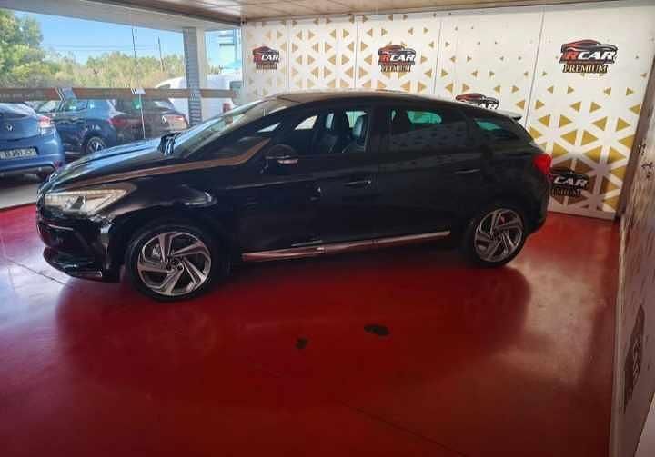 Usado Citroën DS5 180 HP (132 kW) 2016 Preto Citadino