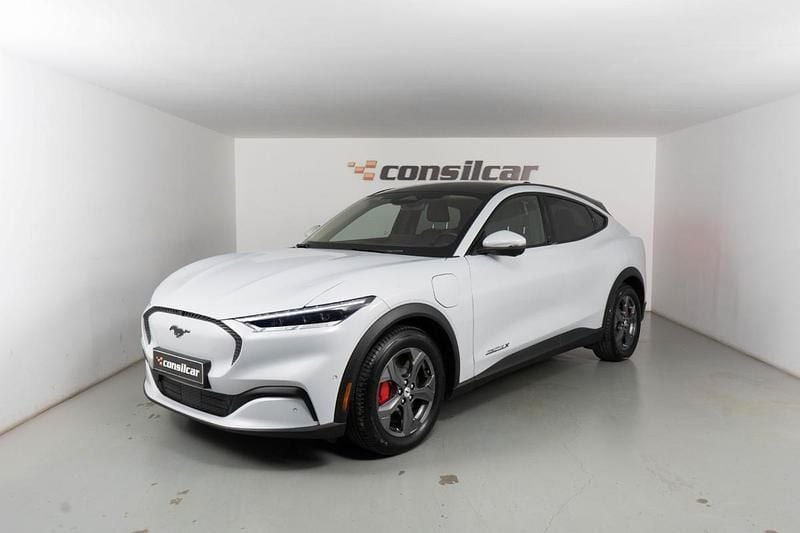 Branco Usado 2022 Ford Mustang Mach-E Extended Range SUV | € 35.980 (Preço justo) - Imagem 1/4